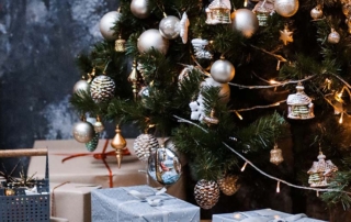 How to Decorate Your Christmas Tree: 3 Creative Themes to Change Up Your Holidays